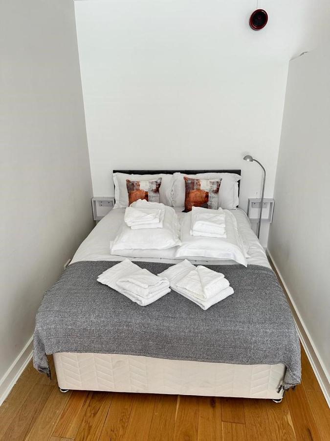 2B Soho Studios By Indigo Flats Sleeps 4 London Exteriör bild